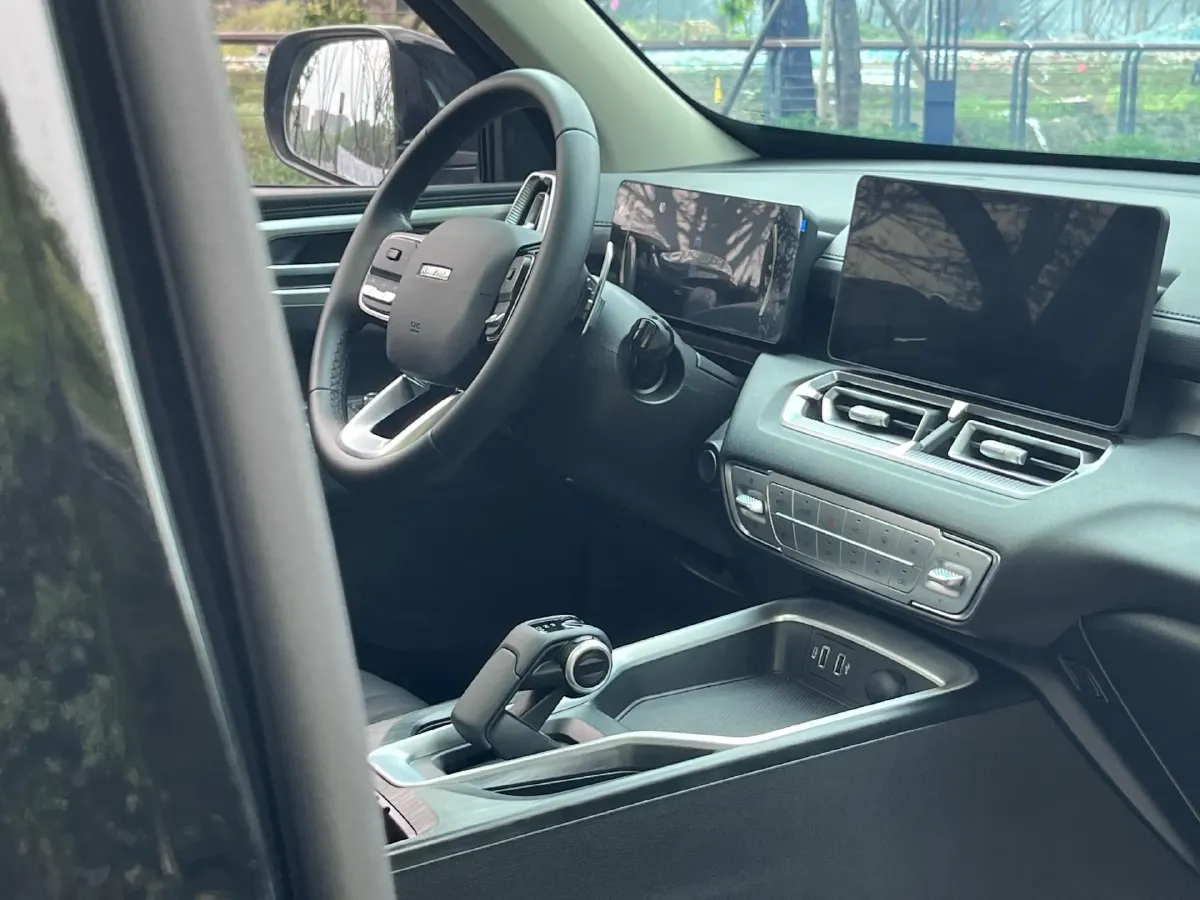 2025 Haval H5 2.0T 224HP L4 8AT,autocango,china used car exporter,china ev exporter,chinese used car exporter,chinese used ev exporter