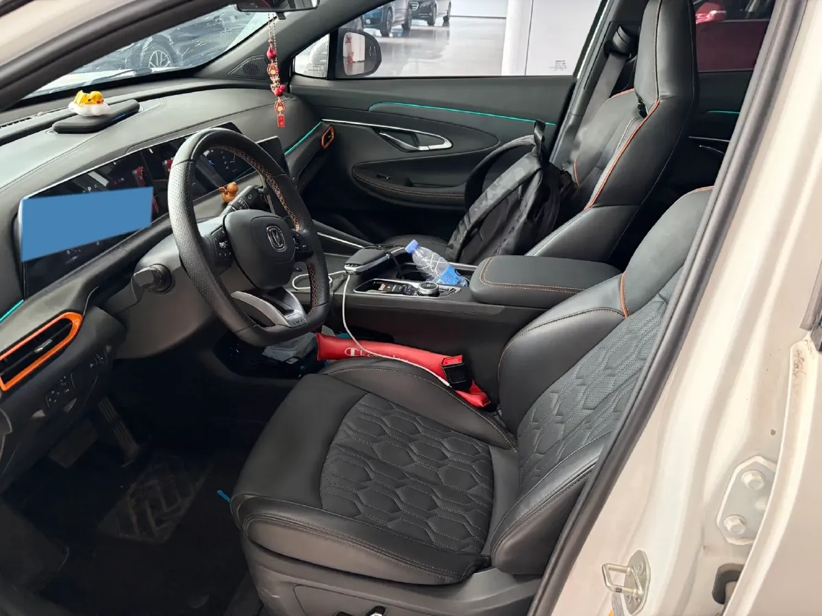 2022 ChangAn UNI-T 1.5T 188HP L4 7DCT,autocango,china used car exporter,china ev exporter,chinese used car exporter,chinese used ev exporter