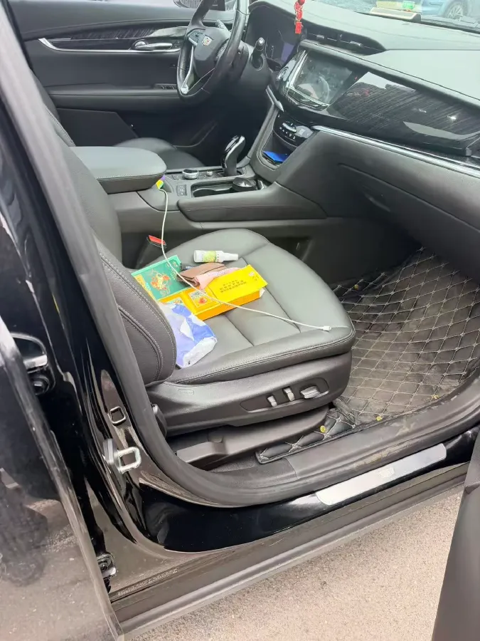 2022 Cadillac XT6 2.0T 237HP L4 9AT,autocango,china used car exporter,china ev exporter,chinese used car exporter,chinese used ev exporter