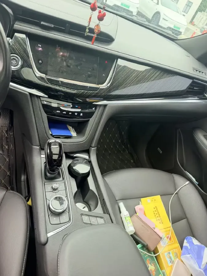 2022 Cadillac XT6 2.0T 237HP L4 9AT,autocango,china used car exporter,china ev exporter,chinese used car exporter,chinese used ev exporter