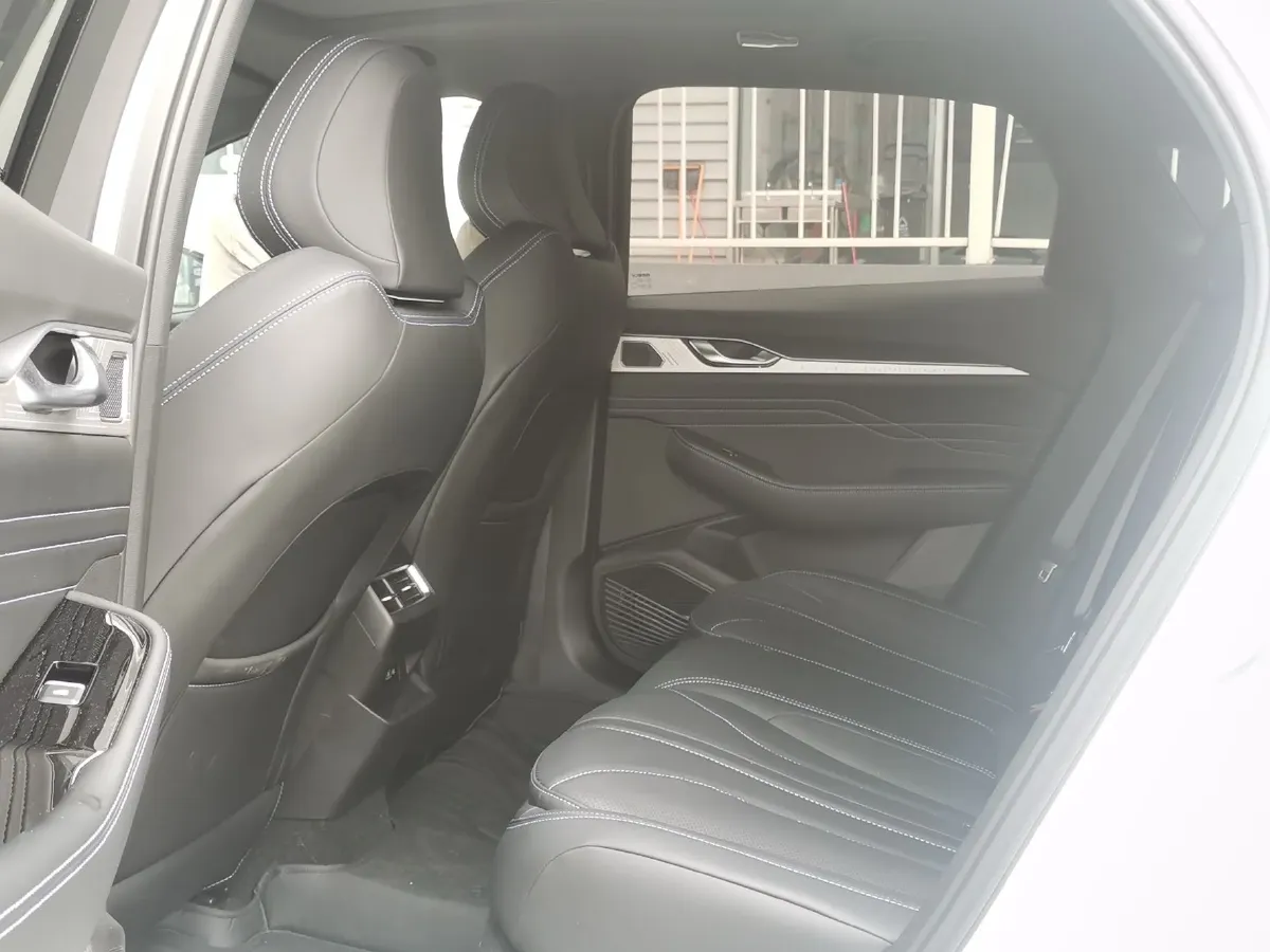 2025 Geely Preface 1.5T 181HP L4 7DCT,autocango,china used car exporter,china ev exporter,chinese used car exporter,chinese used ev exporter