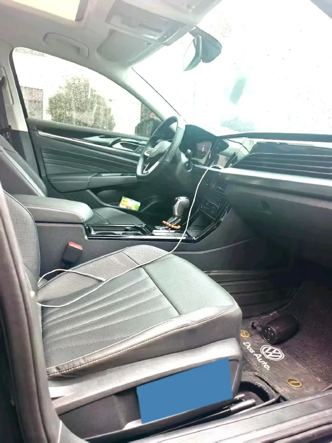 2025 Volkswagen Passat 2.0T 186HP L4 7DCT,autocango,china used car exporter,china ev exporter,chinese used car exporter,chinese used ev exporter