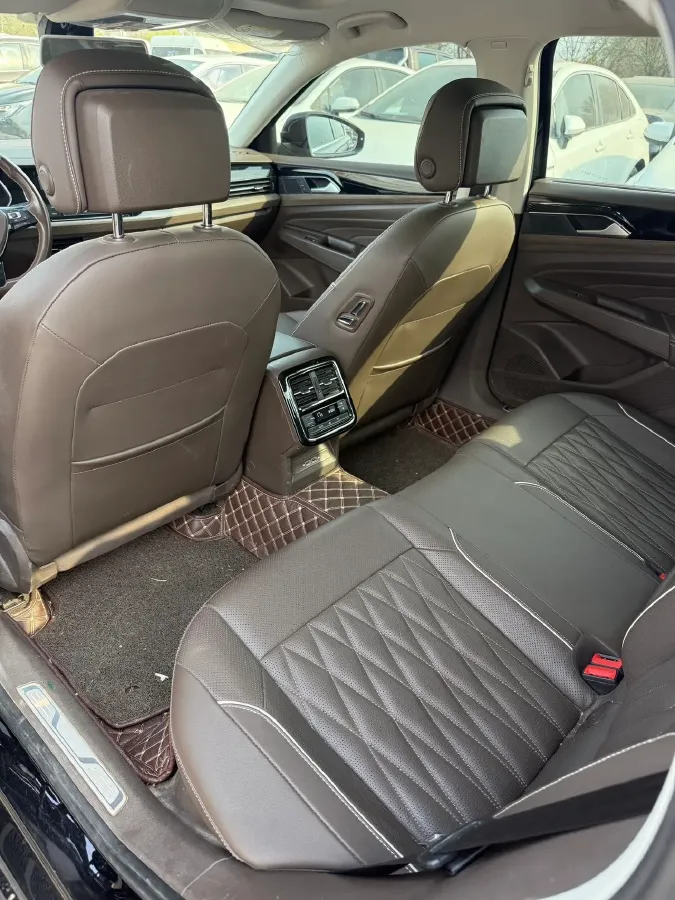 2019 Volvo V40 1.5T 152HP L4 6AT,autocango,china used car exporter,china ev exporter,chinese used car exporter,chinese used ev exporter