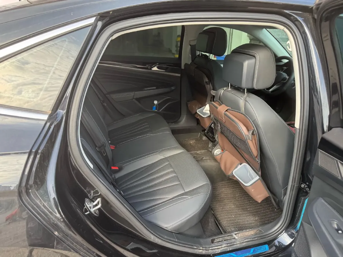 2025 Volkswagen Passat 2.0T 220HP L4 7DCT,autocango,china used car exporter,china ev exporter,chinese used car exporter,chinese used ev exporter