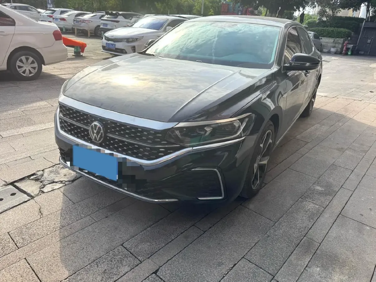 2025 Volkswagen Passat 2.0T 220HP L4 7DCT,autocango,china used car exporter,china ev exporter,chinese used car exporter,chinese used ev exporter