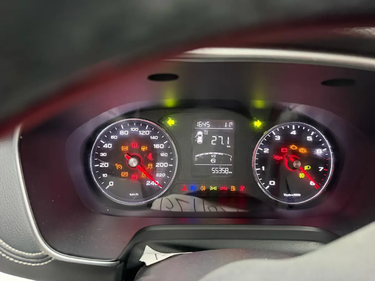 2018 Roewe RX5 1.5T 169HP L4 6MT,autocango,china used car exporter,china ev exporter,chinese used car exporter,chinese used ev exporter