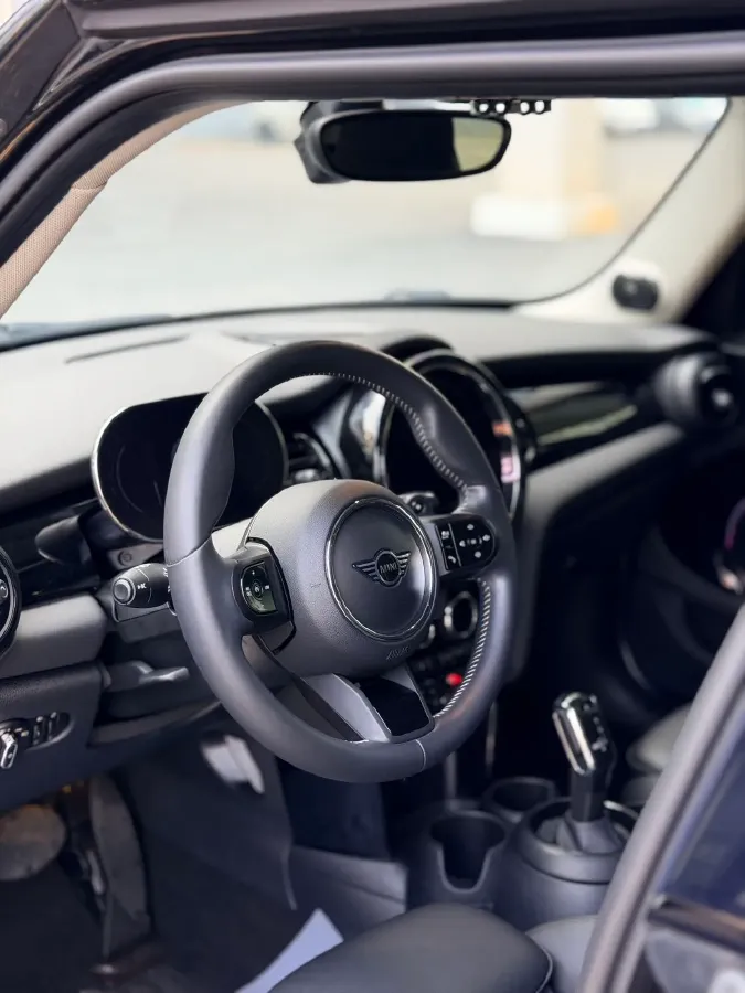 2022 MINI MINI 2.0T 192HP L4 7DCT,autocango,china used car exporter,china ev exporter,chinese used car exporter,chinese used ev exporter