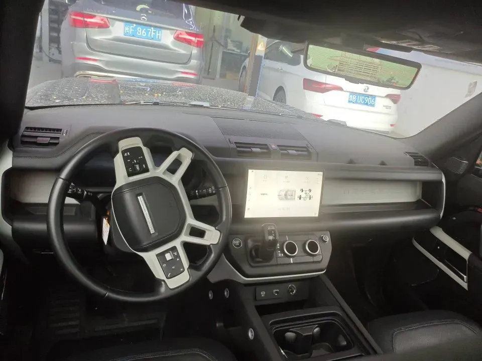 2024 Land Rover Defender 3.0T 400HP L6 8AT,autocango,china used car exporter,china ev exporter,chinese used car exporter,chinese used ev exporter