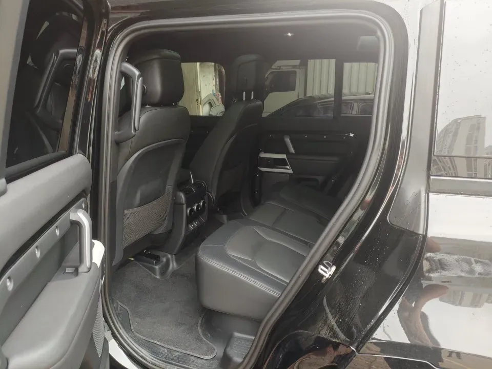 2024 Land Rover Defender 3.0T 400HP L6 8AT,autocango,china used car exporter,china ev exporter,chinese used car exporter,chinese used ev exporter