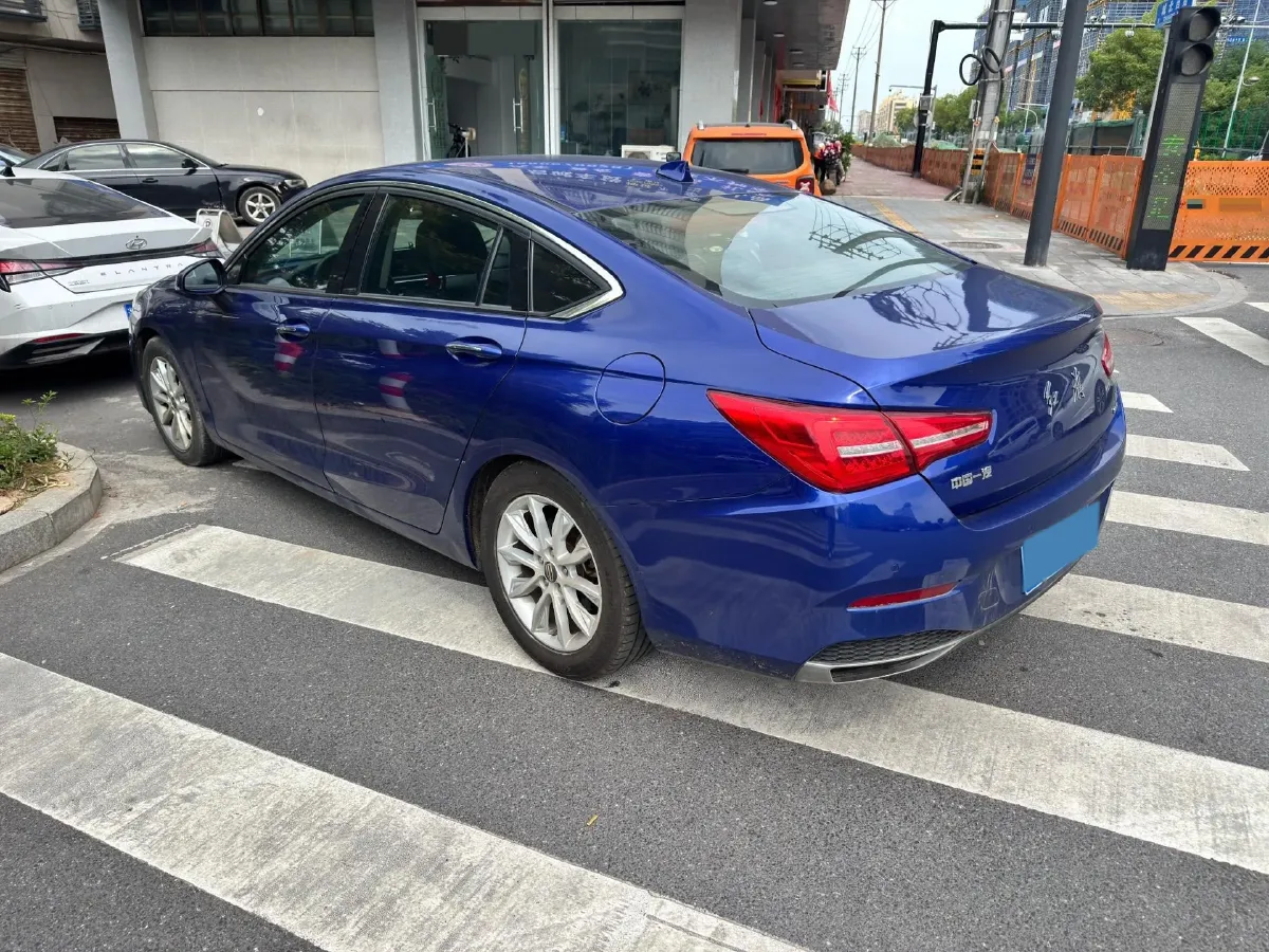 2019 HongQi H5 1.8T 180HP L4 6AT,autocango,china used car exporter,china ev exporter,chinese used car exporter,chinese used ev exporter