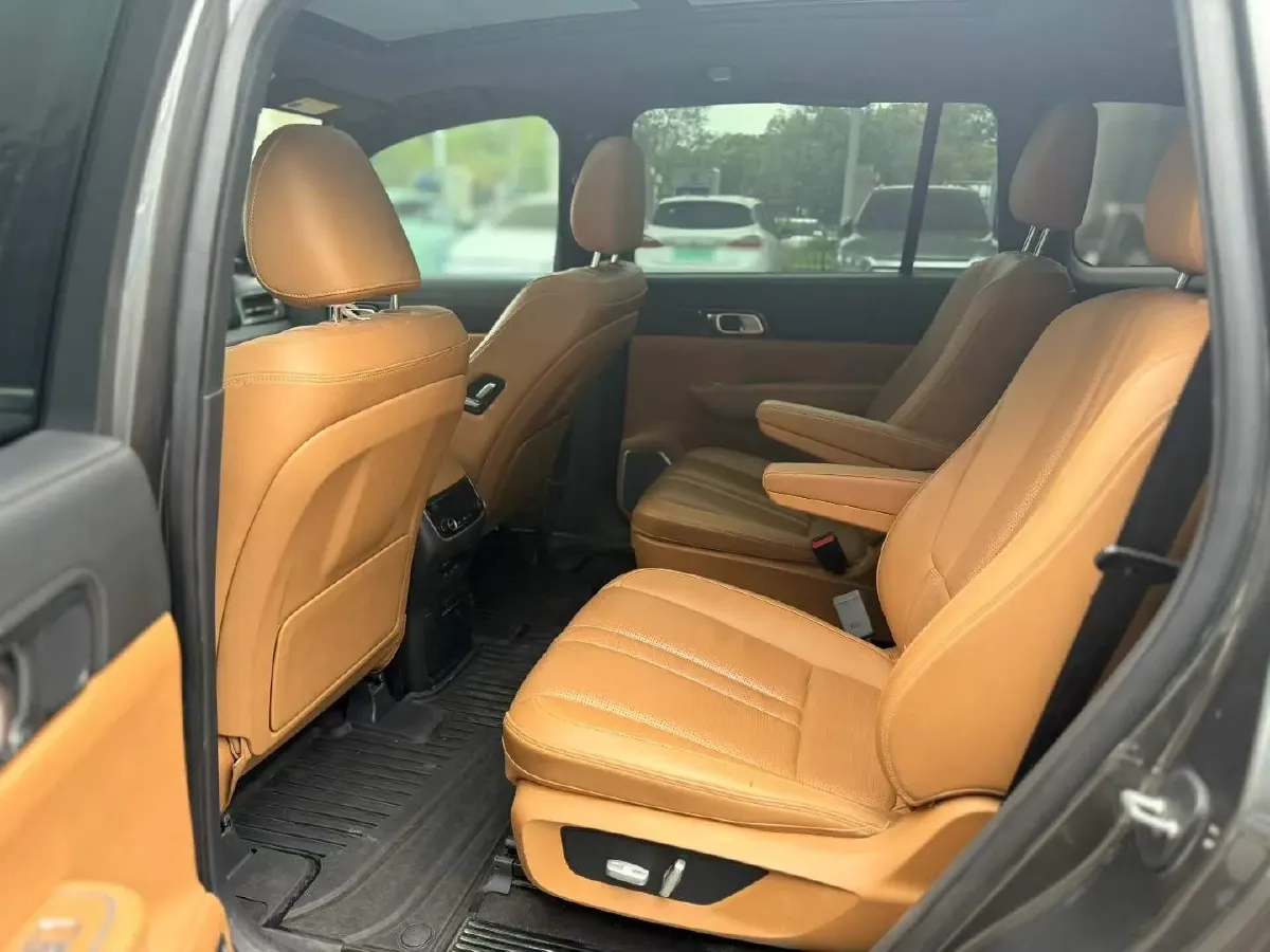 2020 Li ONE Range Extended 131HP REEV 40.5KWH,autocango,china used car exporter,china ev exporter,chinese used car exporter,chinese used ev exporter