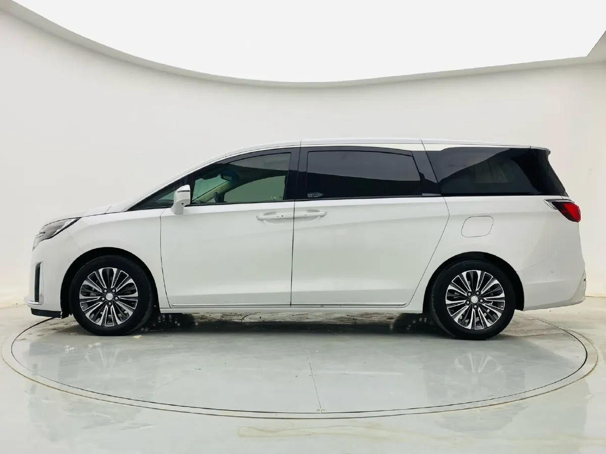 2023 Buick GL8 2.0T 237HP L4 9AT,autocango,china used car exporter,china ev exporter,chinese used car exporter,chinese used ev exporter