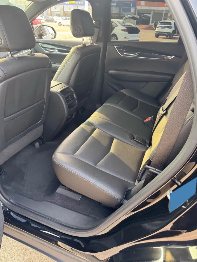 2022 Cadillac XT5 2.0T 237HP L4 9AT,autocango,china used car exporter,china ev exporter,chinese used car exporter,chinese used ev exporter