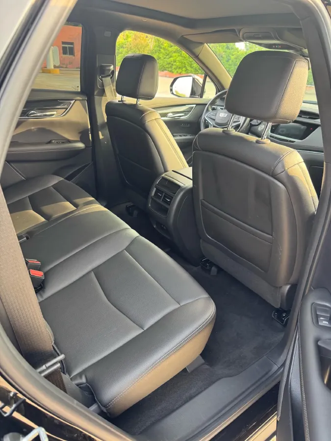 2022 Cadillac XT5 2.0T 237HP L4 9AT,autocango,china used car exporter,china ev exporter,chinese used car exporter,chinese used ev exporter