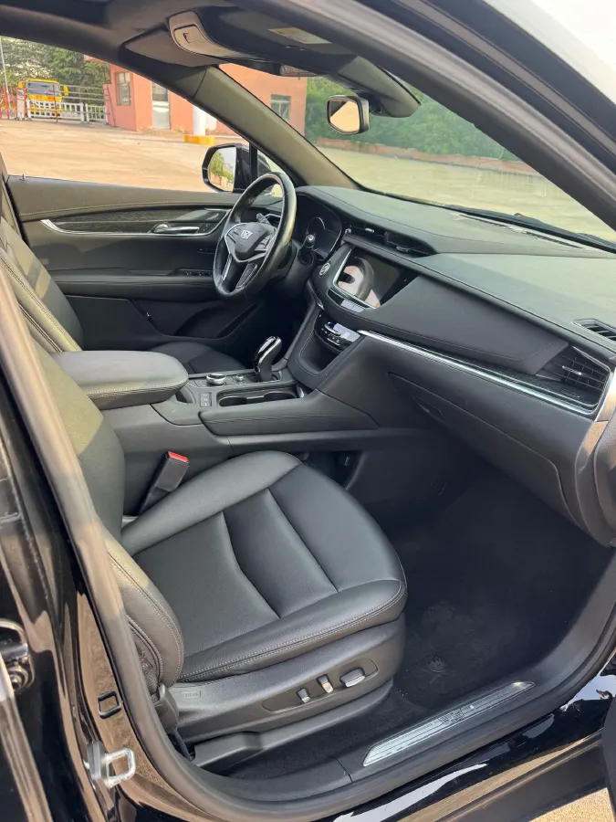 2022 Cadillac XT5 2.0T 237HP L4 9AT,autocango,china used car exporter,china ev exporter,chinese used car exporter,chinese used ev exporter