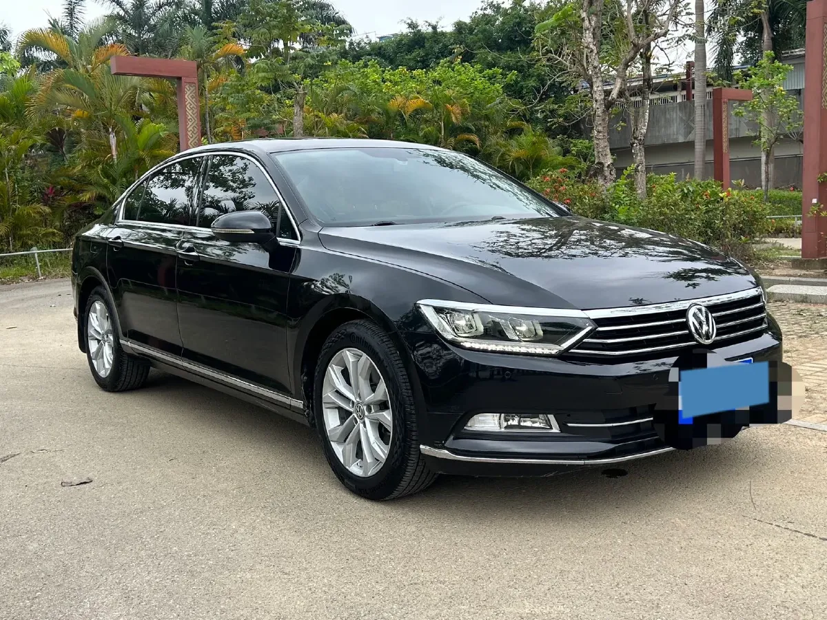 2017 Volkswagen Magotan 1.8T 180HP L4 7DCT,autocango,china used car exporter,china ev exporter,chinese used car exporter,chinese used ev exporter