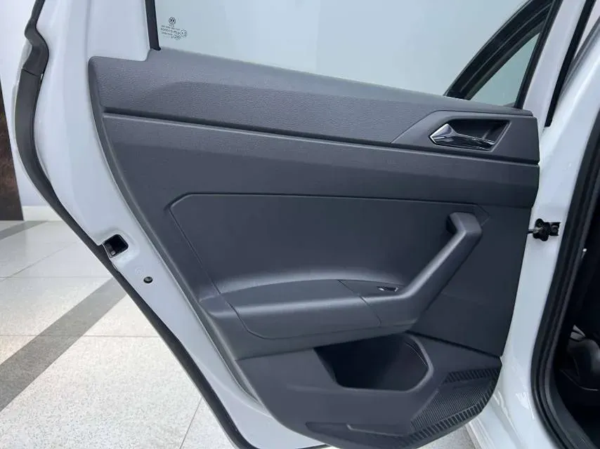 2023 Volkswagen Polo 1.5L 113HP L4 6AT,autocango,china used car exporter,china ev exporter,chinese used car exporter,chinese used ev exporter