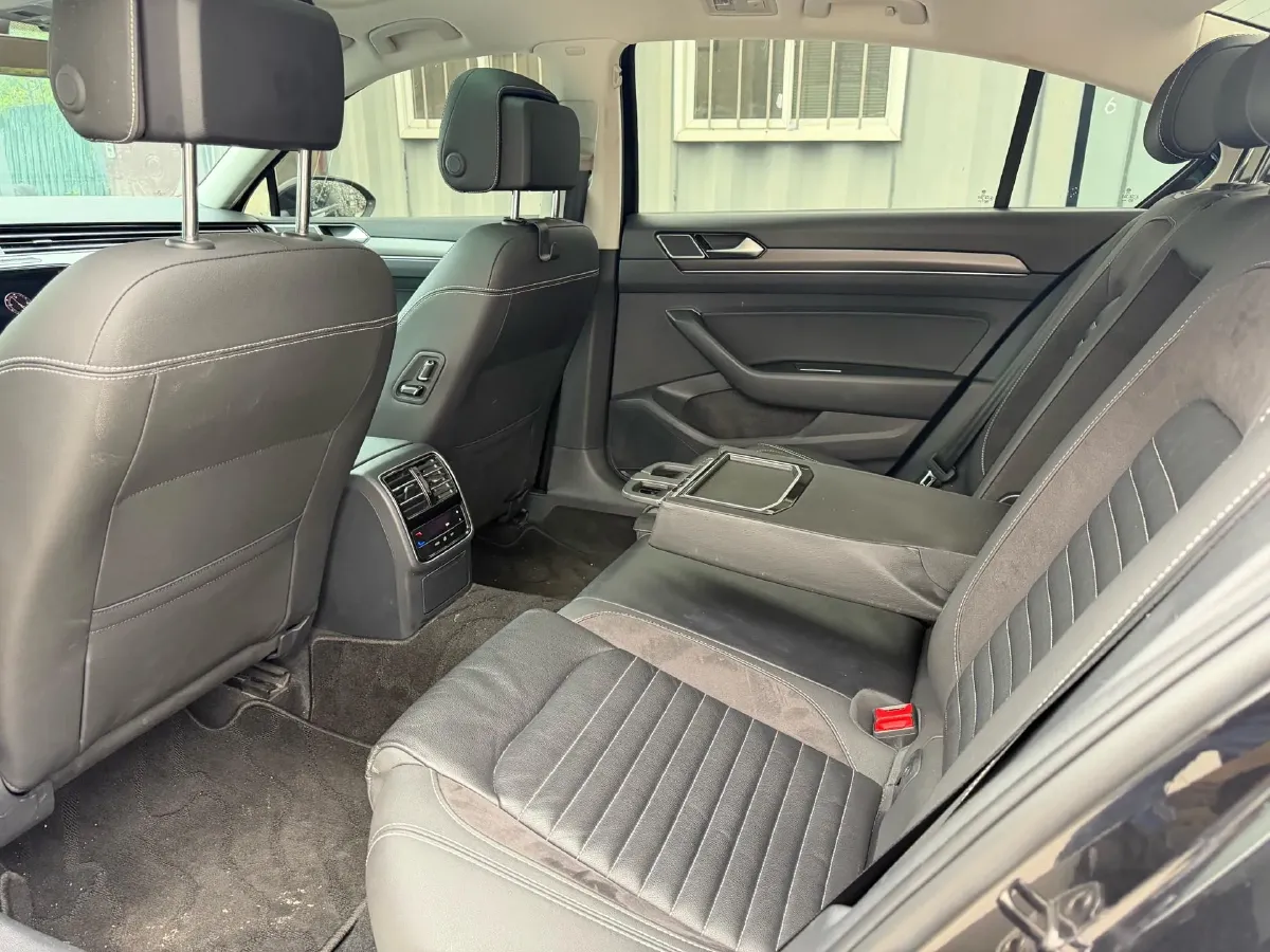 2020 Volkswagen Magotan 2.0T 186HP L4 7DCT,autocango,china used car exporter,china ev exporter,chinese used car exporter,chinese used ev exporter