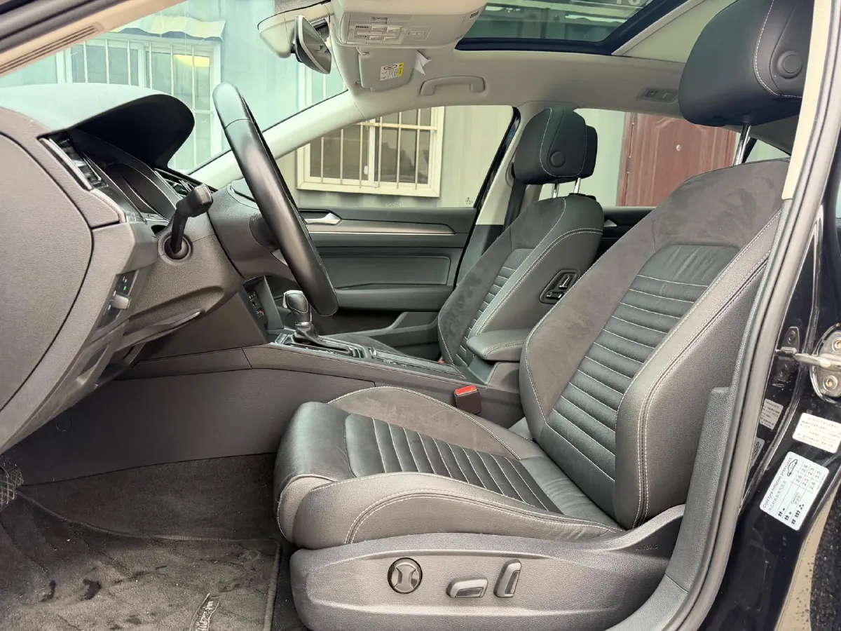 2020 Volkswagen Magotan 2.0T 186HP L4 7DCT,autocango,china used car exporter,china ev exporter,chinese used car exporter,chinese used ev exporter