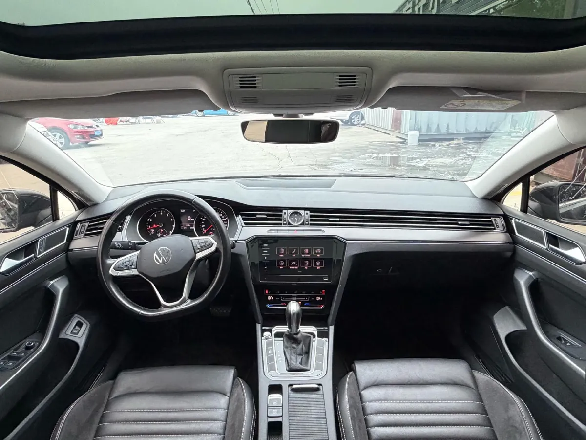 2020 Volkswagen Magotan 2.0T 186HP L4 7DCT,autocango,china used car exporter,china ev exporter,chinese used car exporter,chinese used ev exporter