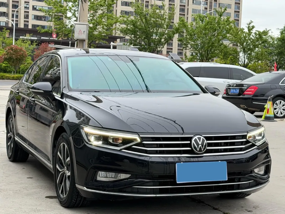 2020 Volkswagen Magotan 2.0T 186HP L4 7DCT,autocango,china used car exporter,china ev exporter,chinese used car exporter,chinese used ev exporter