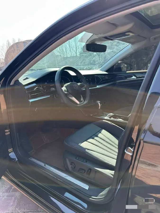 2025 Volkswagen Passat 2.0T 220HP L4 7DCT,autocango,china used car exporter,china ev exporter,chinese used car exporter,chinese used ev exporter