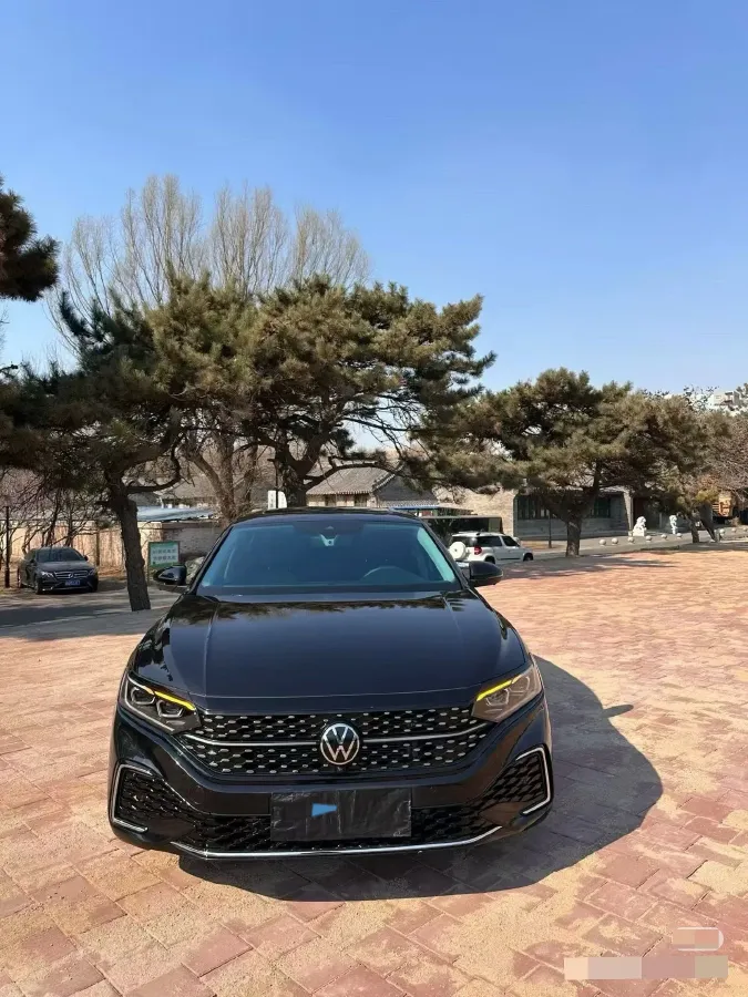 2025 Volkswagen Passat 2.0T 220HP L4 7DCT,autocango,china used car exporter,china ev exporter,chinese used car exporter,chinese used ev exporter