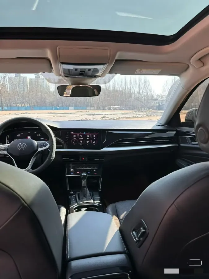 2025 Volkswagen Passat 2.0T 220HP L4 7DCT,autocango,china used car exporter,china ev exporter,chinese used car exporter,chinese used ev exporter