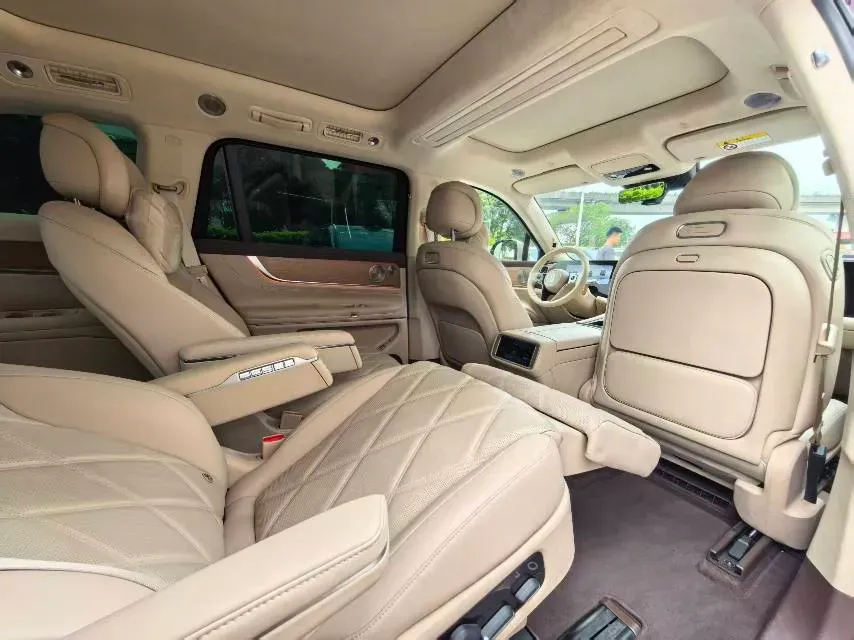 2025 AITO AITO M9 REEV 160HP REEV 52KWH,autocango,china used car exporter,china ev exporter,chinese used car exporter,chinese used ev exporter