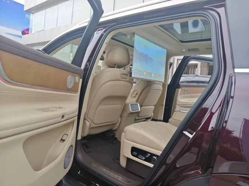 2025 AITO AITO M9 REEV 160HP REEV 52KWH,autocango,china used car exporter,china ev exporter,chinese used car exporter,chinese used ev exporter