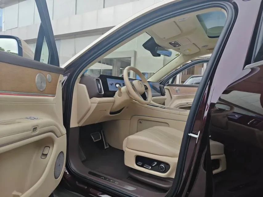 2025 AITO AITO M9 REEV 160HP REEV 52KWH,autocango,china used car exporter,china ev exporter,chinese used car exporter,chinese used ev exporter