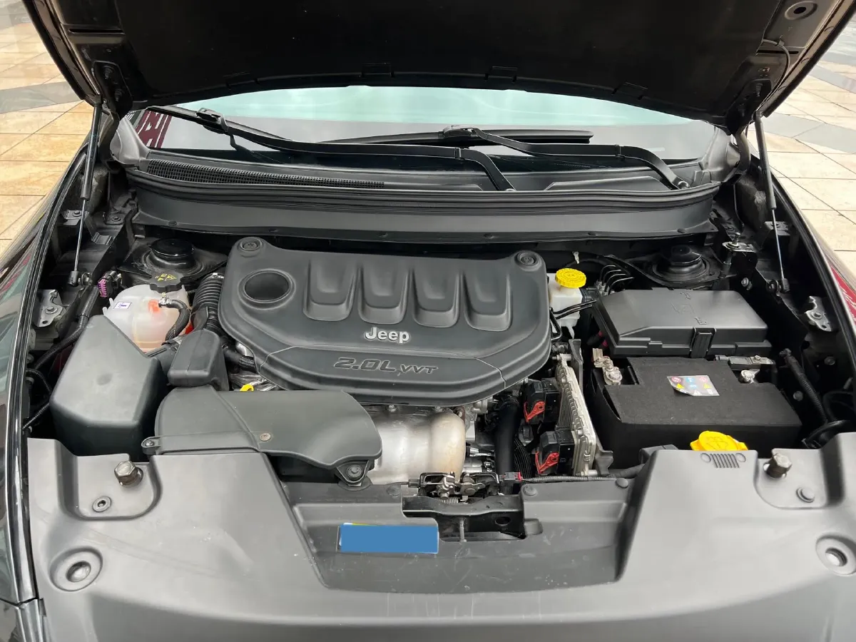 2017 Jeep Cherokee 2.0L 155HP L4 9AT,autocango,china used car exporter,china ev exporter,chinese used car exporter,chinese used ev exporter