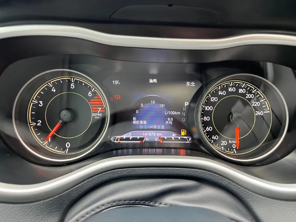 2017 Jeep Cherokee 2.0L 155HP L4 9AT,autocango,china used car exporter,china ev exporter,chinese used car exporter,chinese used ev exporter