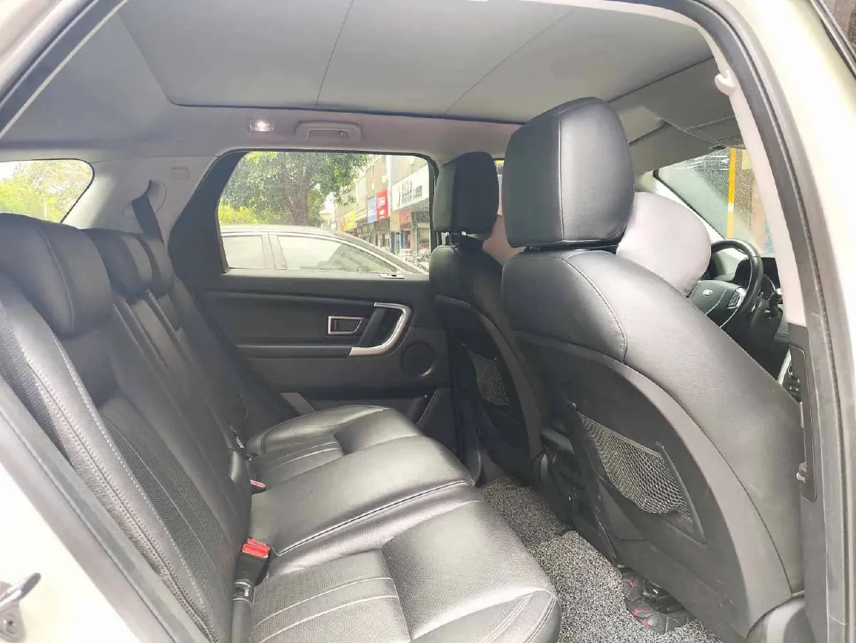 2018 Land Rover Discovery Sport 2.0T 241HP L4 9AT,autocango,china used car exporter,china ev exporter,chinese used car exporter,chinese used ev exporter