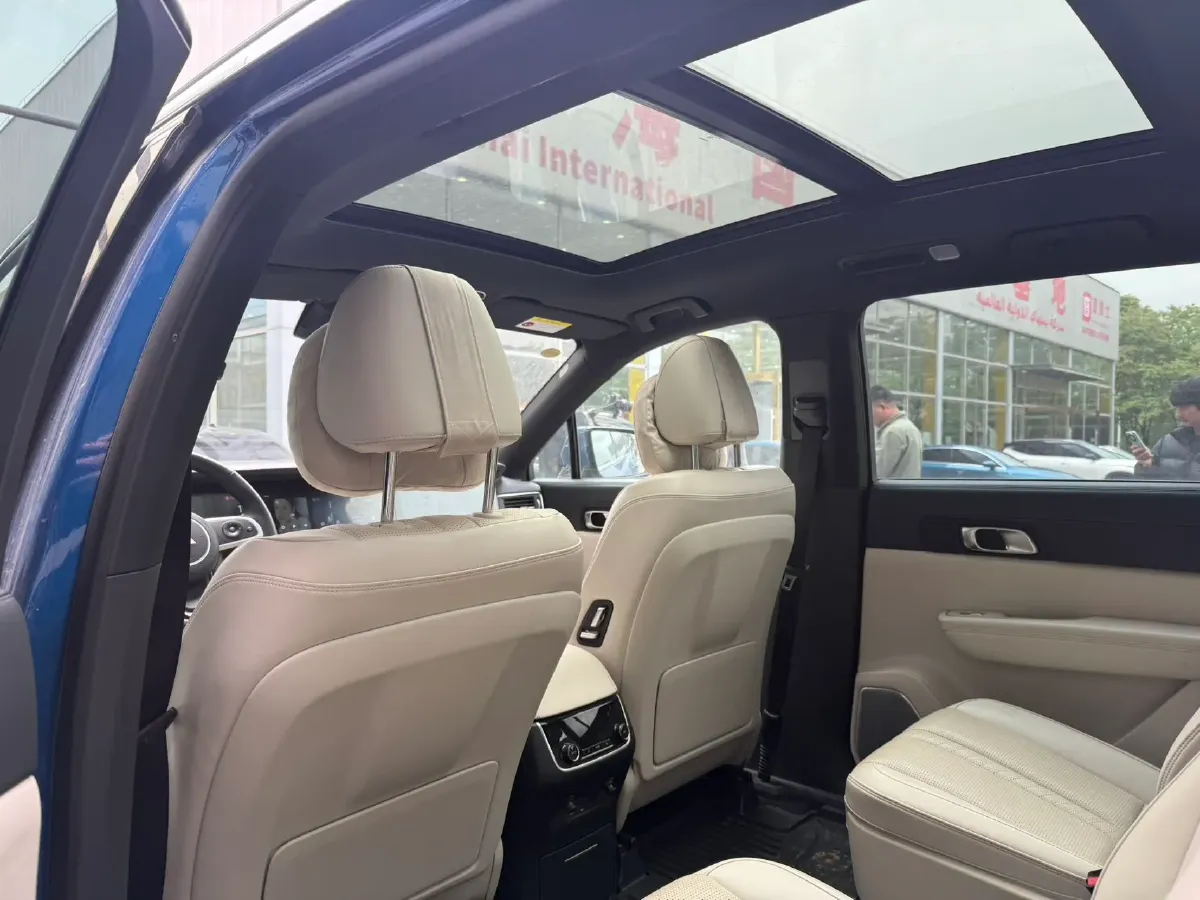2020 Li ONE Range Extended 131HP REEV 40.5KWH,autocango,china used car exporter,china ev exporter,chinese used car exporter,chinese used ev exporter