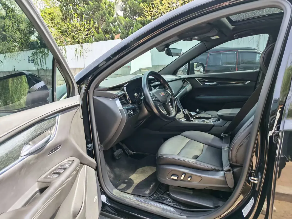 2021 Cadillac XT5 2.0T 237HP L4 9AT,autocango,china used car exporter,china ev exporter,chinese used car exporter,chinese used ev exporter