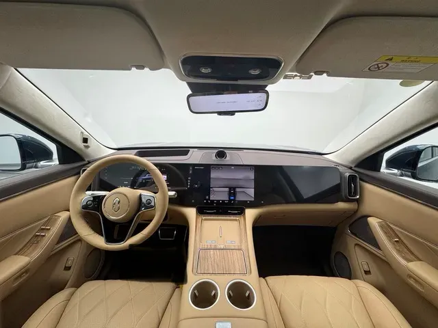 2025 AITO AITO M8 REEV 160HP REEV 53.4KWH,autocango,china used car exporter,china ev exporter,chinese used car exporter,chinese used ev exporter