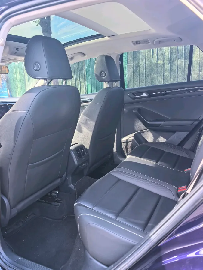 2022 Volkswagen T-Roc 1.4T 150HP L4 7DCT,autocango,china used car exporter,china ev exporter,chinese used car exporter,chinese used ev exporter