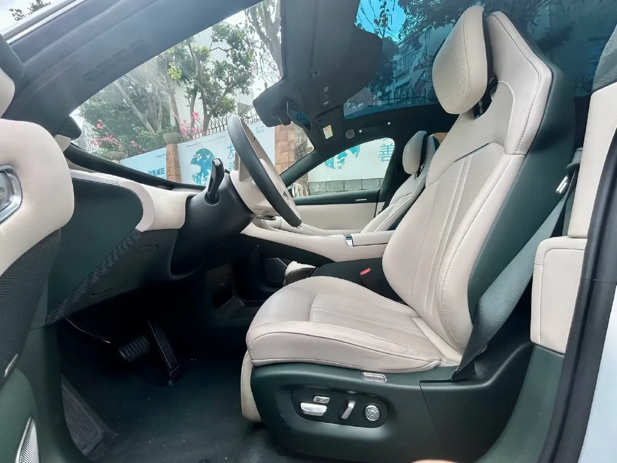 2025 MI YU7 BEV 101.7KWH,autocango,china used car exporter,china ev exporter,chinese used car exporter,chinese used ev exporter