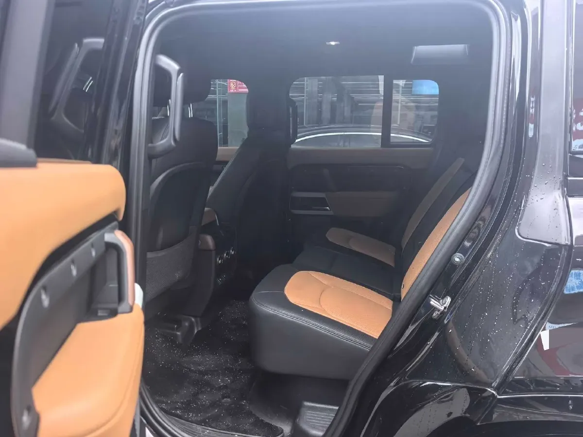 2024 Land Rover Defender 3.0T 400HP L6 8AT,autocango,china used car exporter,china ev exporter,chinese used car exporter,chinese used ev exporter