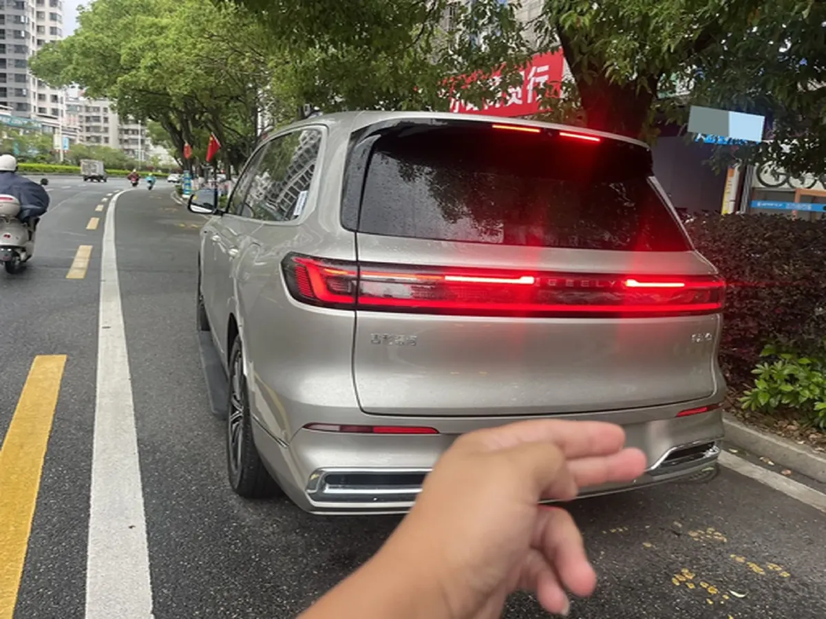 2025 Volkswagen Tiguan L 2.0T 220HP L4 7DCT,autocango,china used car exporter,china ev exporter,chinese used car exporter,chinese used ev exporter