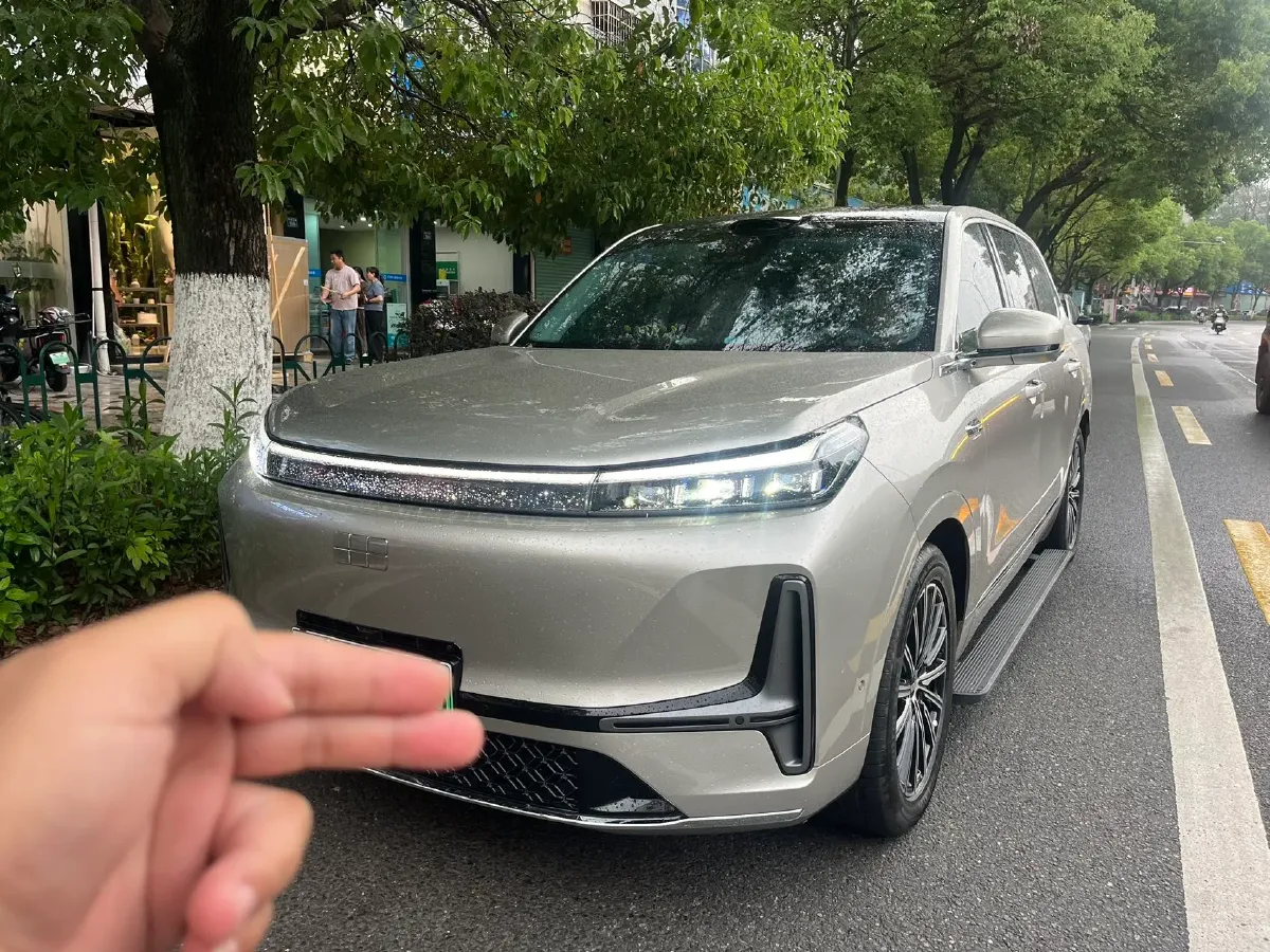 2025 Volkswagen Tiguan L 2.0T 220HP L4 7DCT,autocango,china used car exporter,china ev exporter,chinese used car exporter,chinese used ev exporter