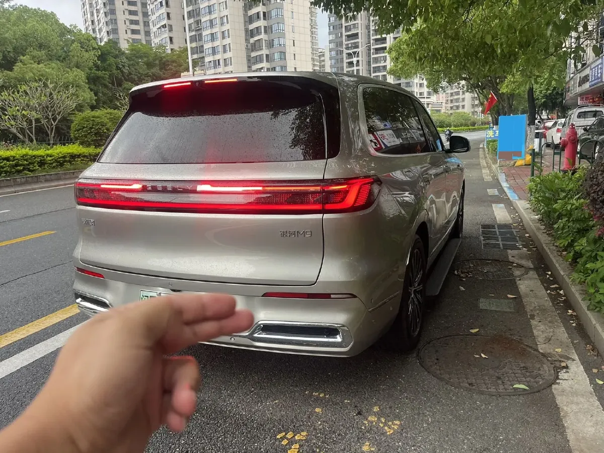 2025 Volkswagen Tiguan L 2.0T 220HP L4 7DCT,autocango,china used car exporter,china ev exporter,chinese used car exporter,chinese used ev exporter