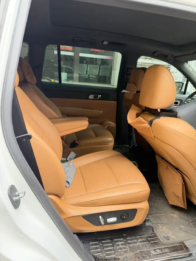 2021 Li ONE Range Extended 131HP REEV 40.5KWH,autocango,china used car exporter,china ev exporter,chinese used car exporter,chinese used ev exporter
