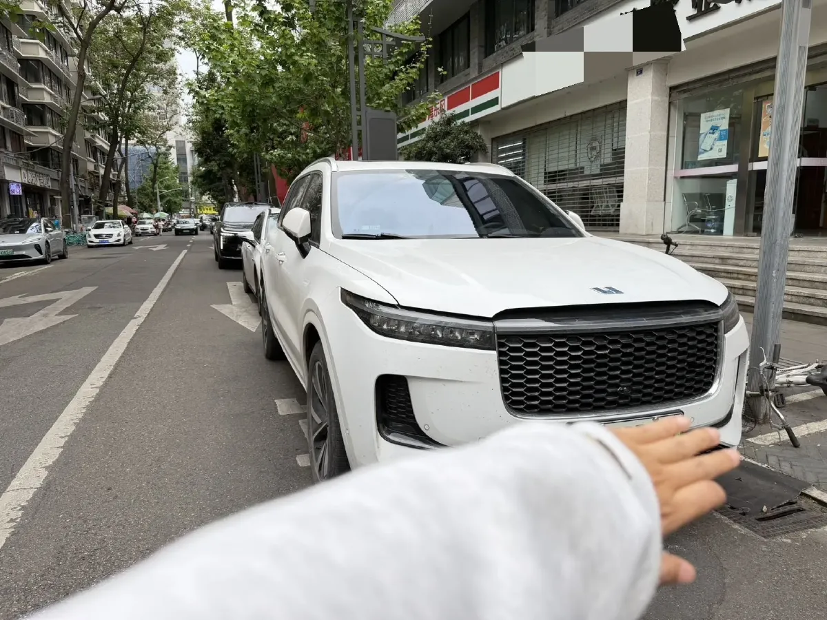 2021 Li ONE Range Extended 131HP REEV 40.5KWH,autocango,china used car exporter,china ev exporter,chinese used car exporter,chinese used ev exporter