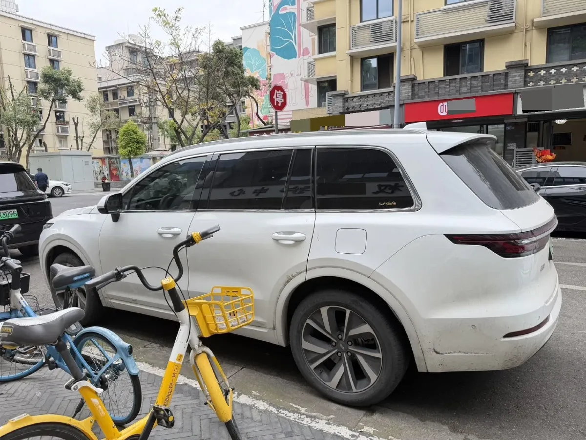 2021 Li ONE Range Extended 131HP REEV 40.5KWH,autocango,china used car exporter,china ev exporter,chinese used car exporter,chinese used ev exporter
