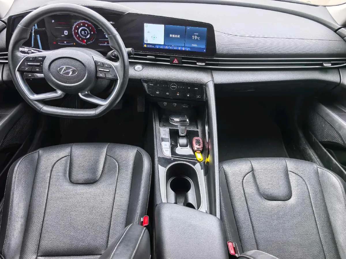 2021 Hyundai Elantra 1.5L 115HP L4 CVT,autocango,china used car exporter,china ev exporter,chinese used car exporter,chinese used ev exporter
