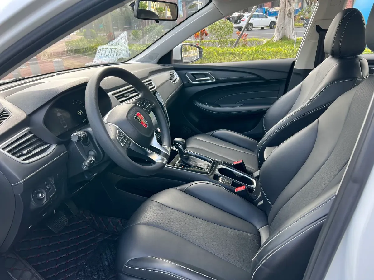 2020 Roewe i5 1.5L 120HP L4 CVT,autocango,china used car exporter,china ev exporter,chinese used car exporter,chinese used ev exporter