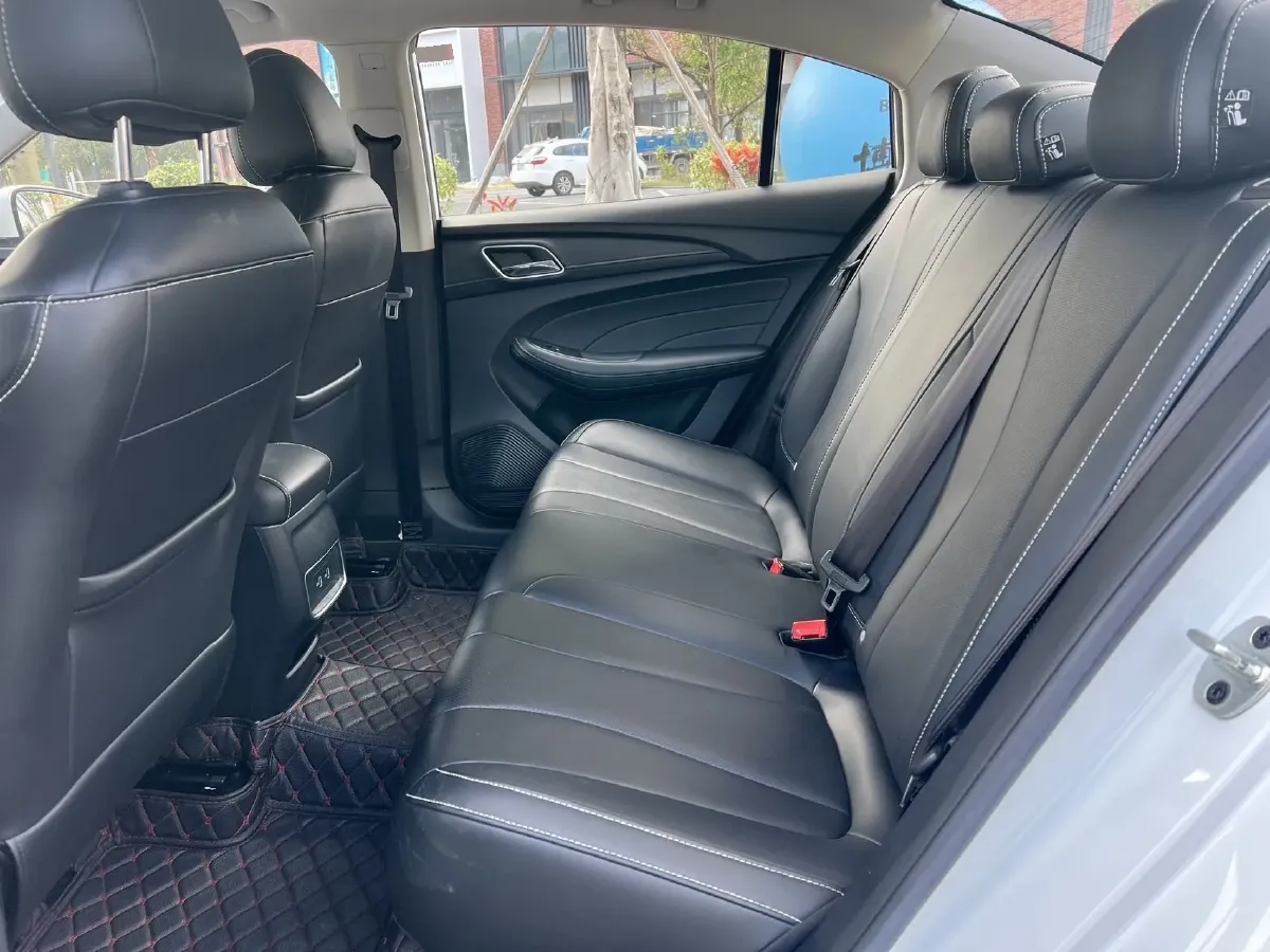 2020 Roewe i5 1.5L 120HP L4 CVT,autocango,china used car exporter,china ev exporter,chinese used car exporter,chinese used ev exporter