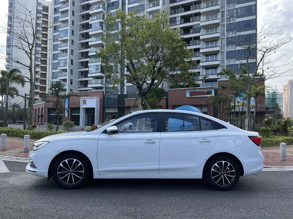 2020 Roewe i5 1.5L 120HP L4 CVT,autocango,china used car exporter,china ev exporter,chinese used car exporter,chinese used ev exporter